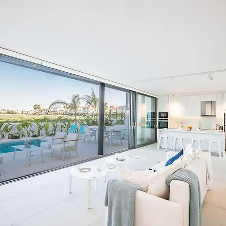 Limni Enas - Luxury And Contemporary 3 Bedroom Kapparis With Sea View