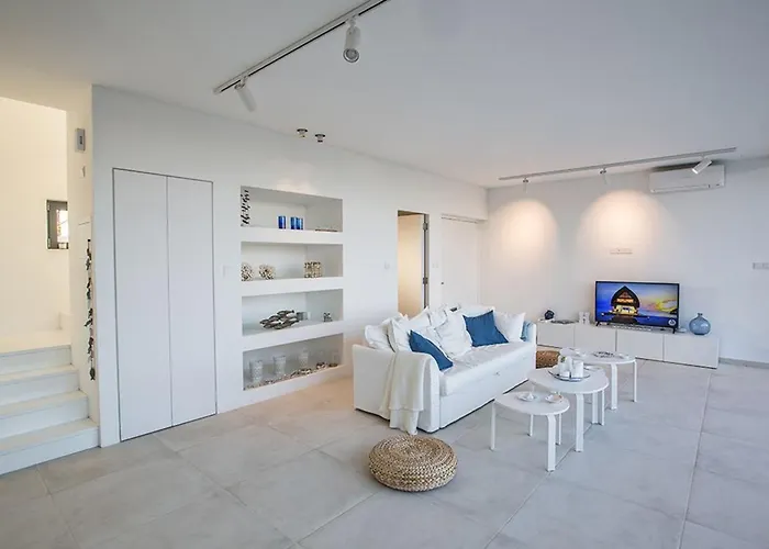 Limni Enas - Luxury And Contemporary 3 Bedroom Kapparis With Sea View